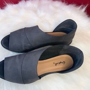 Black Qupid flats